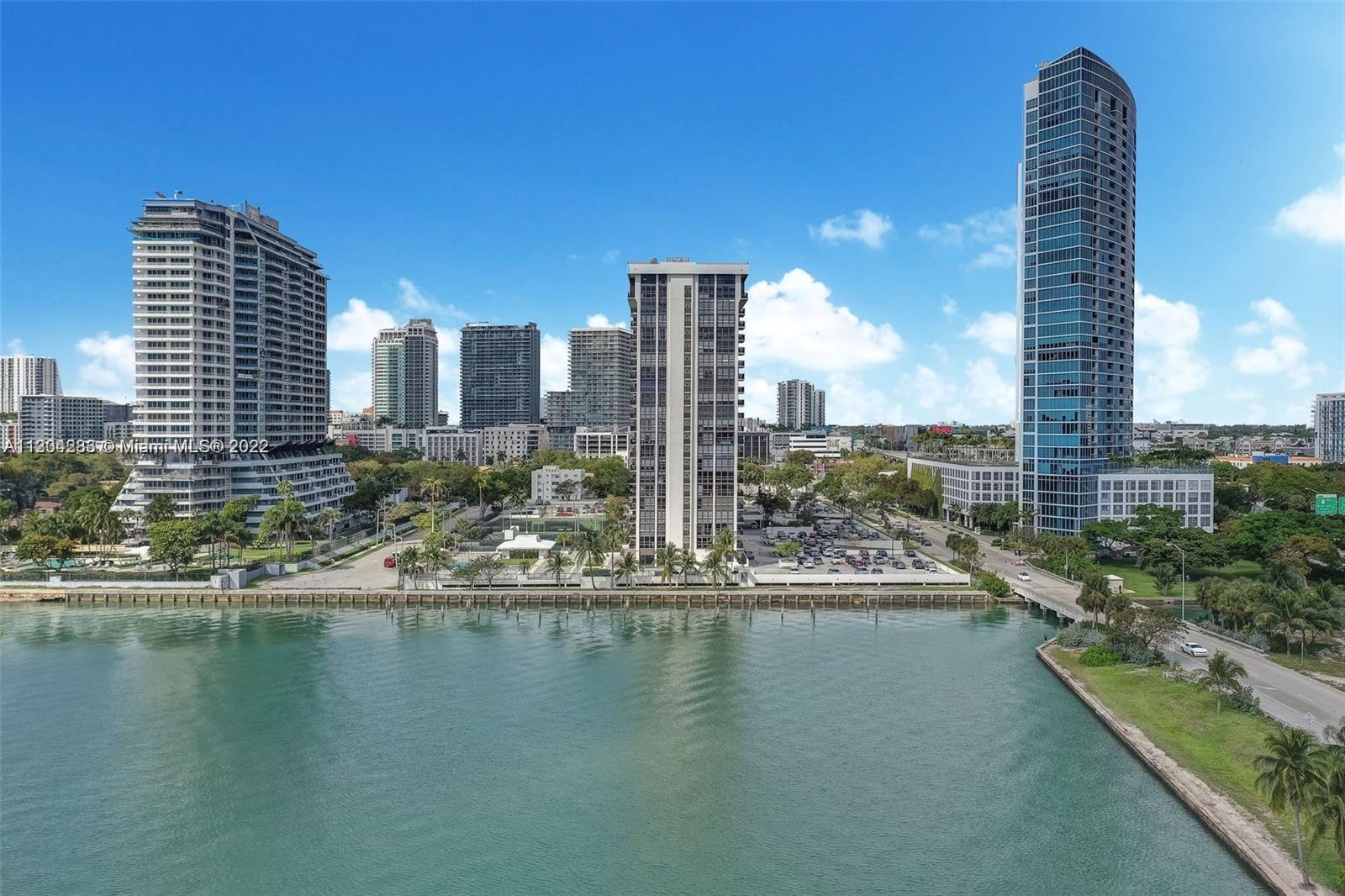 600 NE 36th St Unit: 620