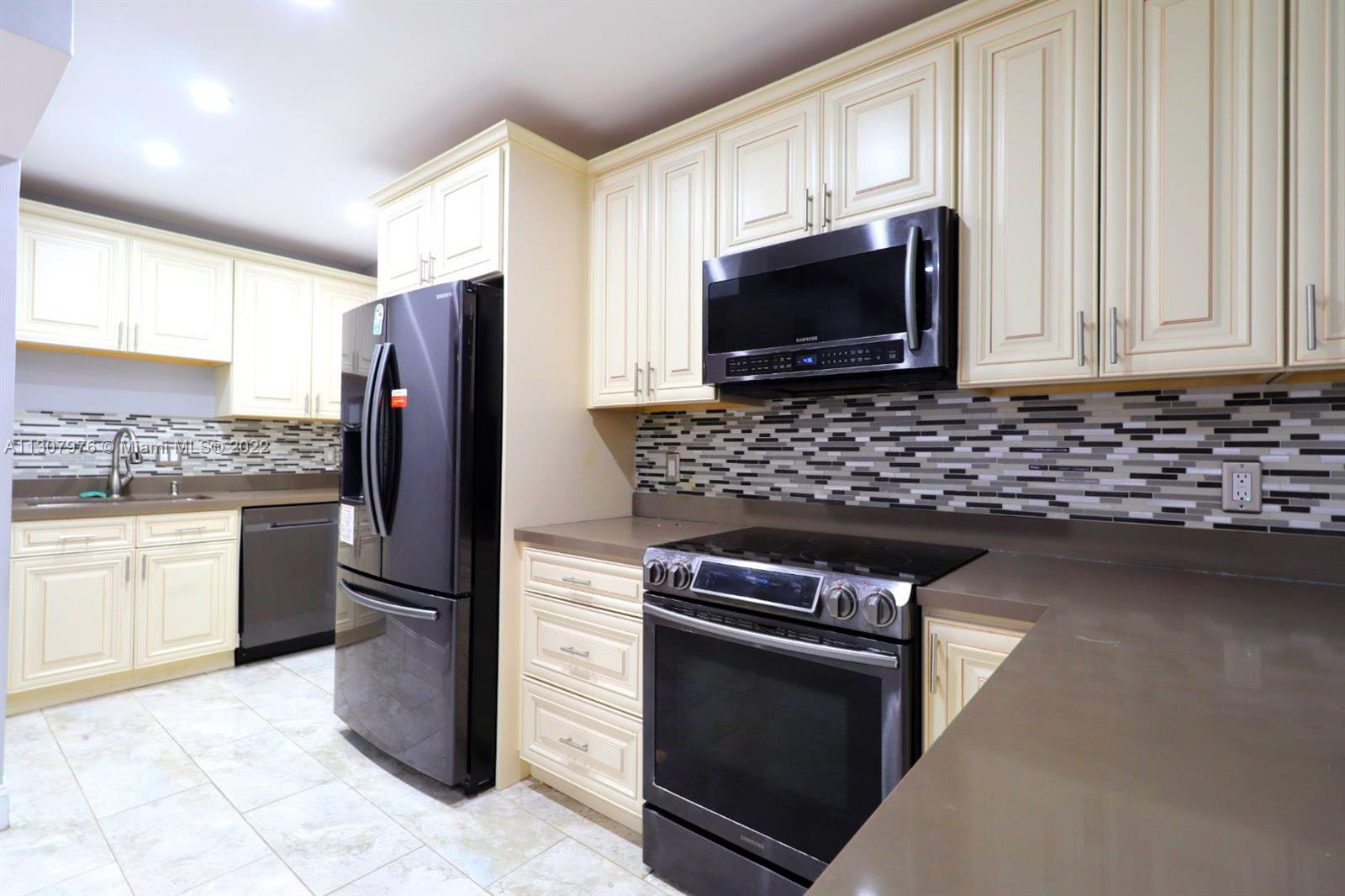 3550 NW 8th Ave Unit: 104