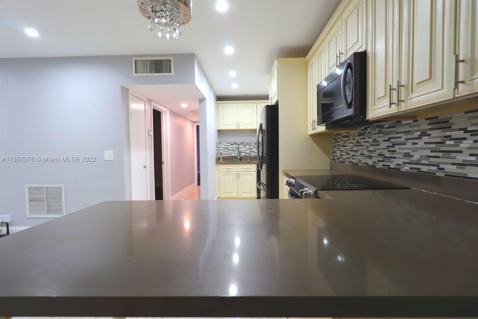 3550 NW 8th Ave Unit: 104