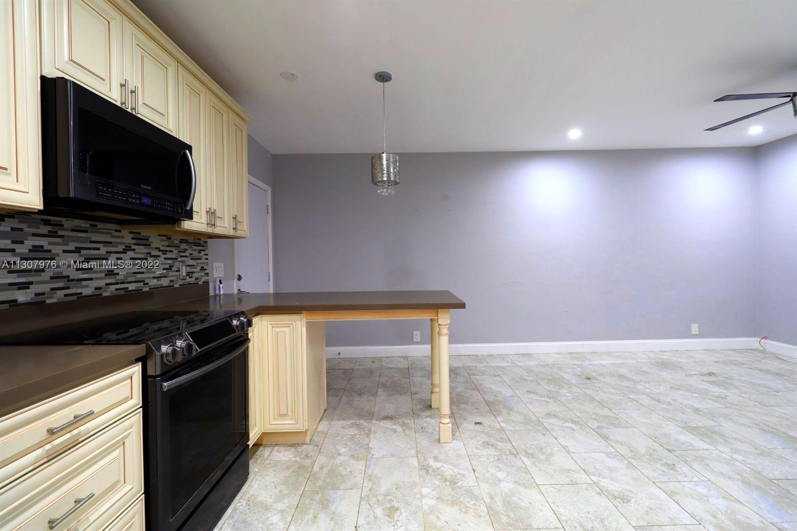 3550 NW 8th Ave Unit: 104