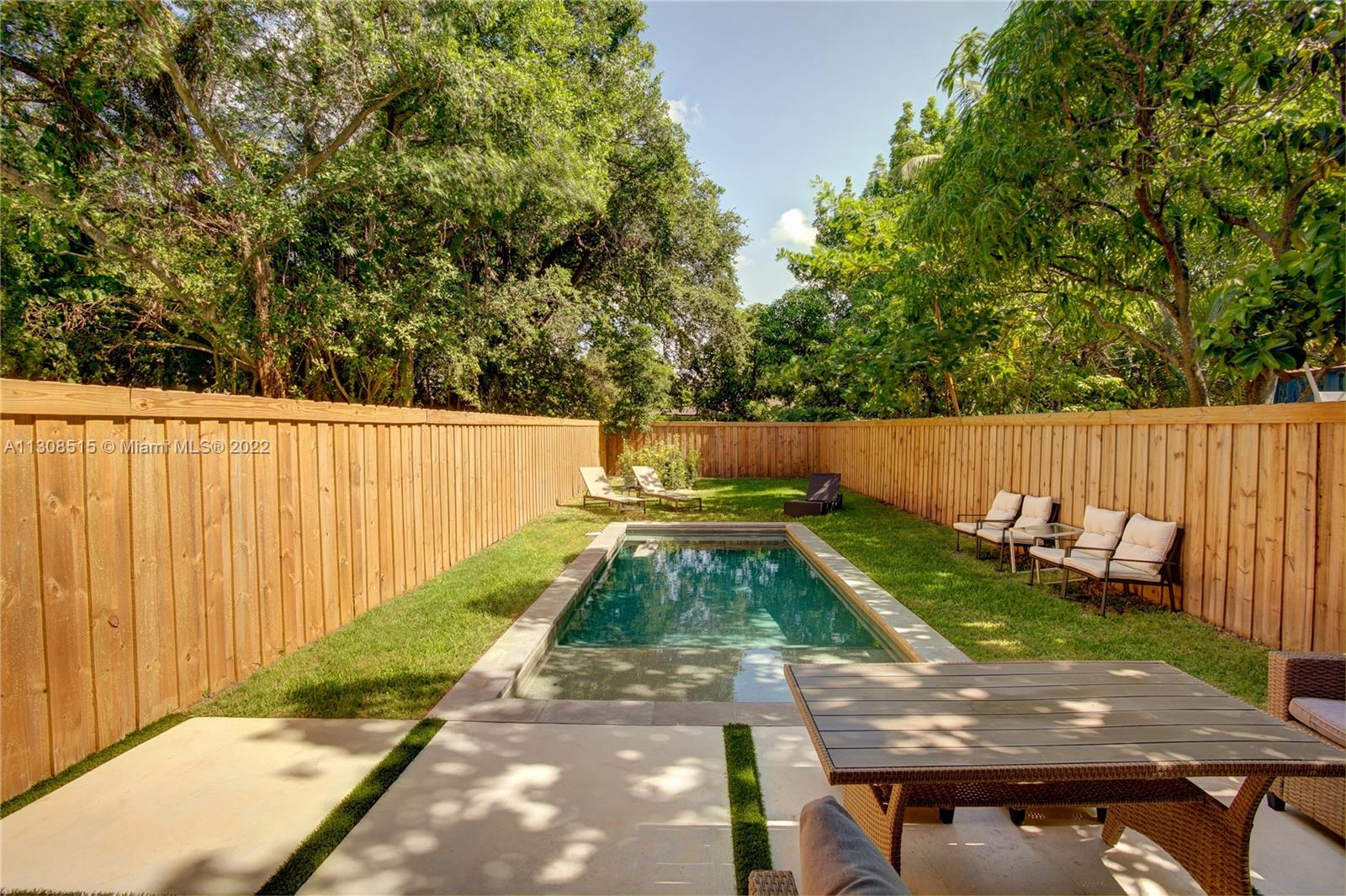 58 NW 52nd St