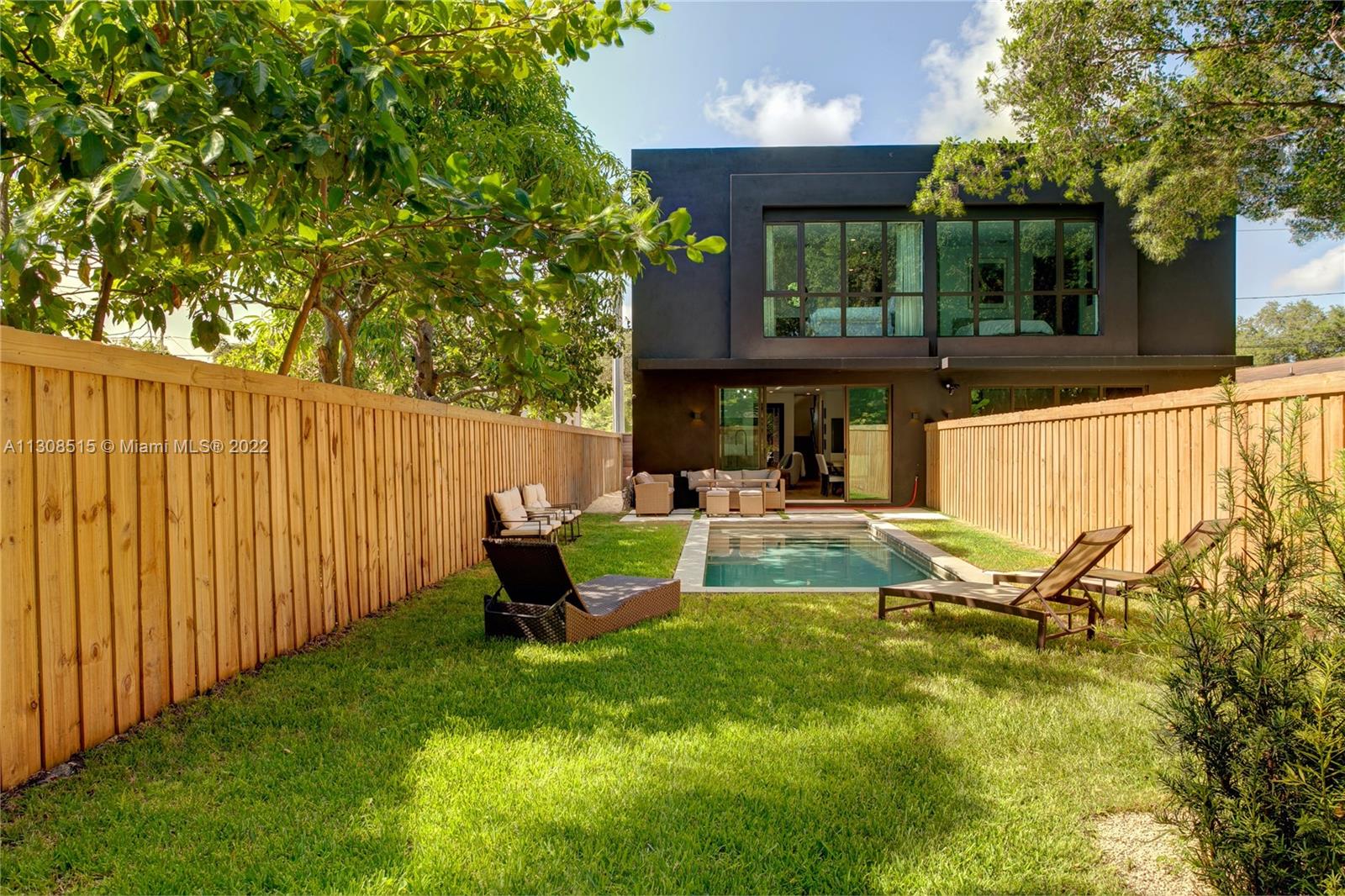 58 NW 52nd St