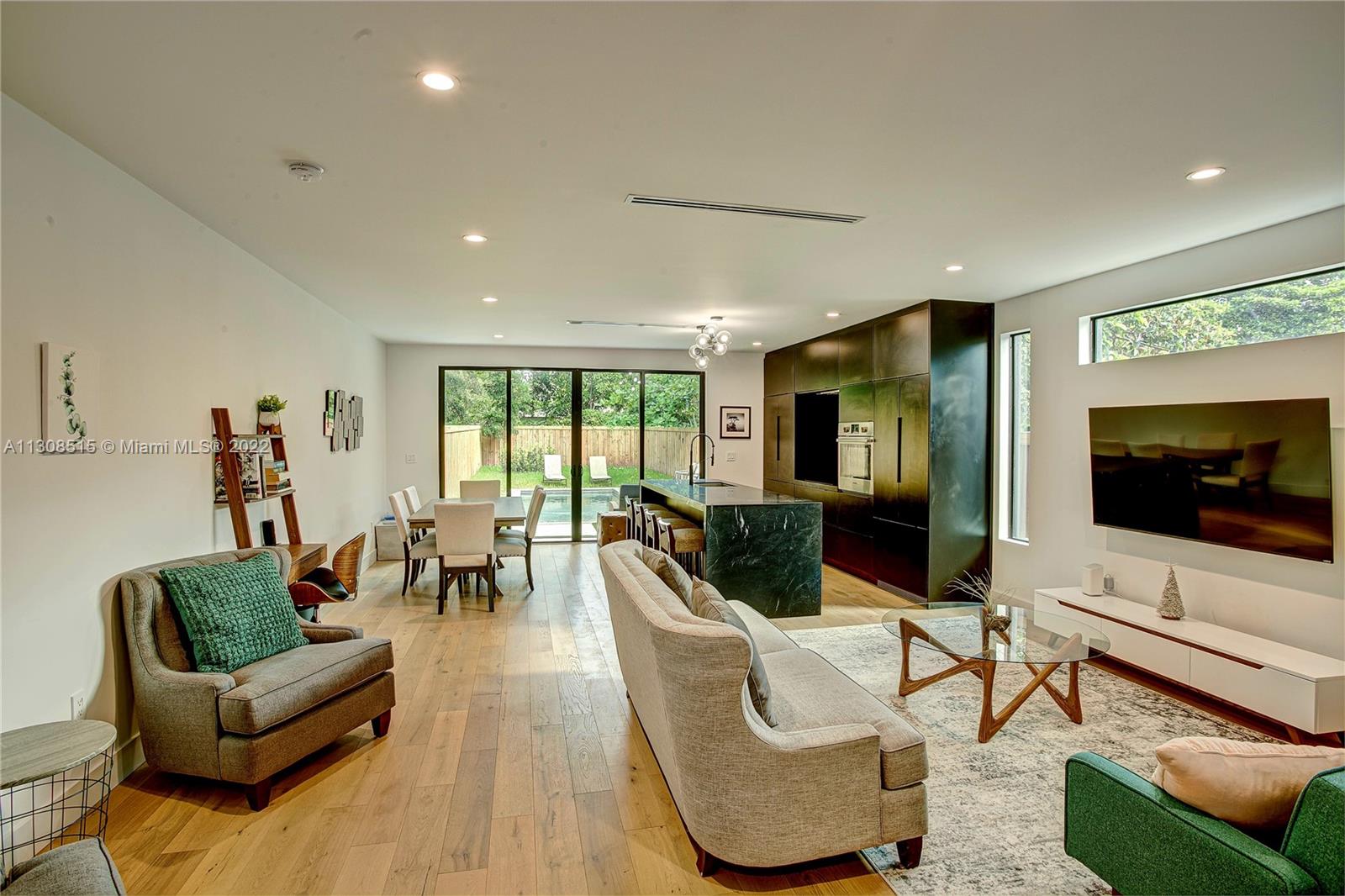 58 NW 52nd St