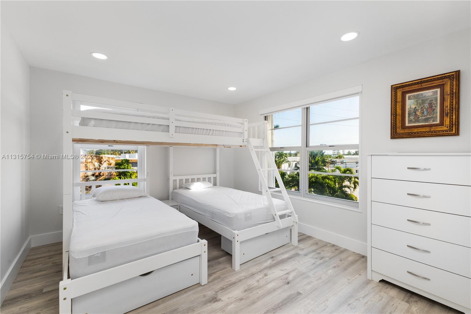 8530 Byron Ave Unit: 307