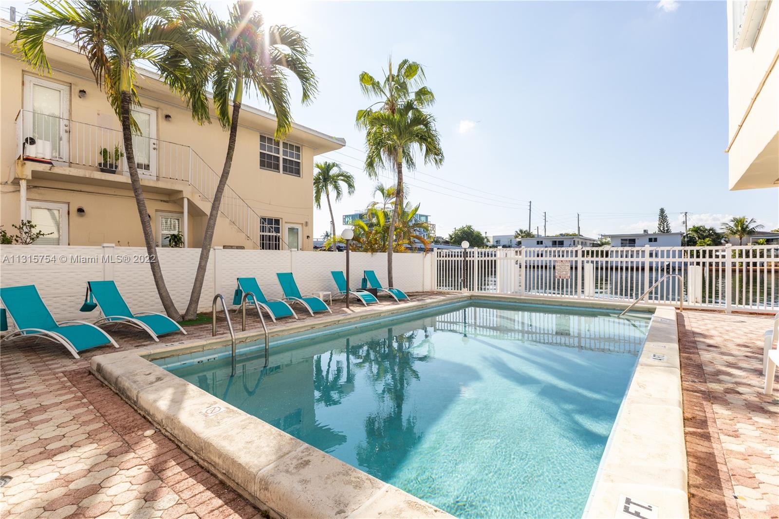 8530 Byron Ave Unit: 307