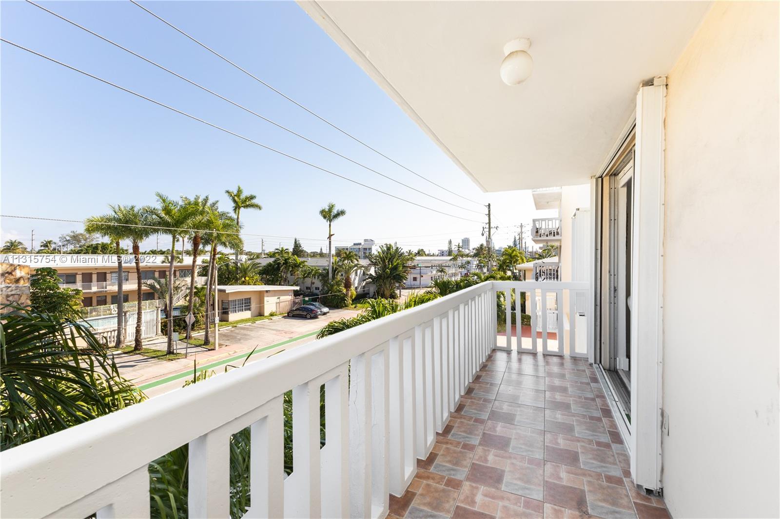 8530 Byron Ave Unit: 307