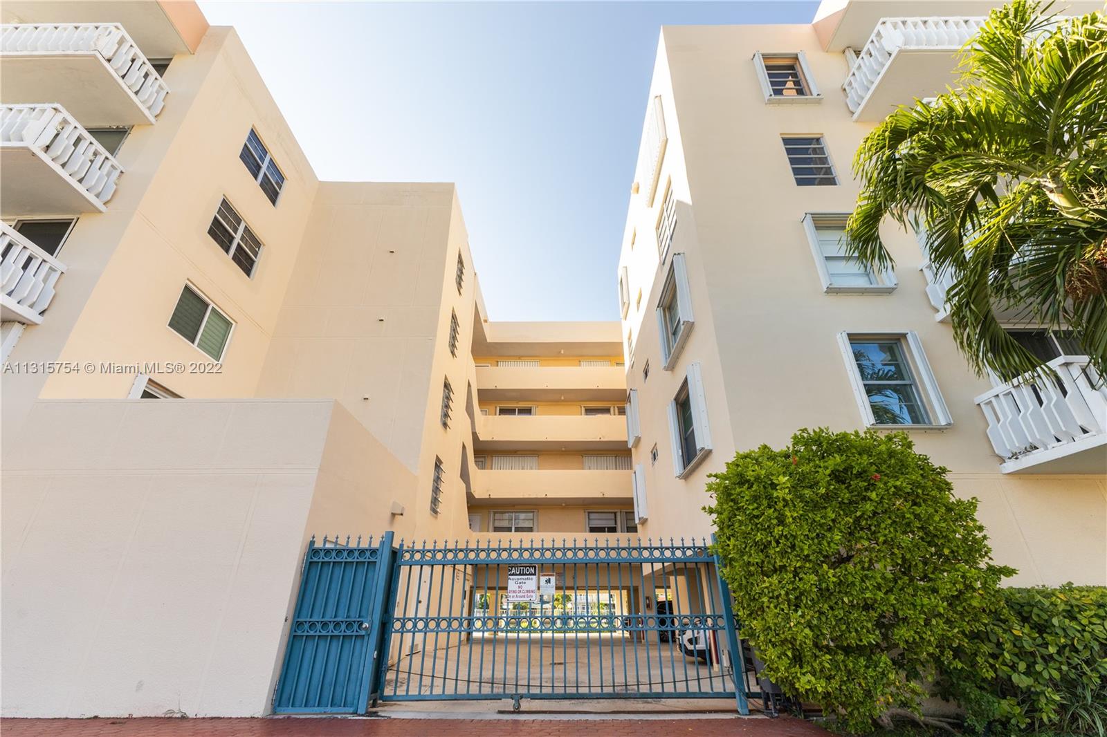 8530 Byron Ave Unit: 307