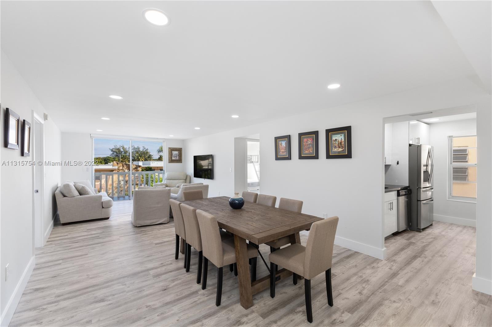 8530 Byron Ave Unit: 307