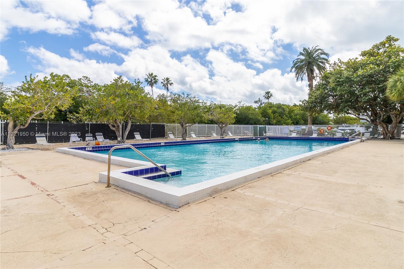 7441 Wayne Ave Unit: 7D