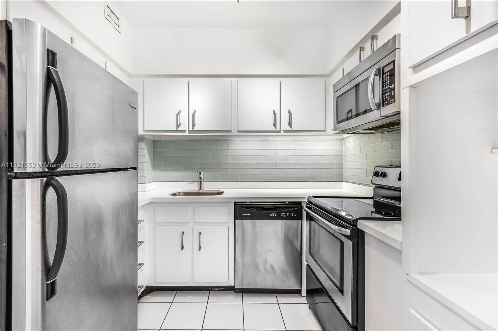 7441 Wayne Ave Unit: 7D