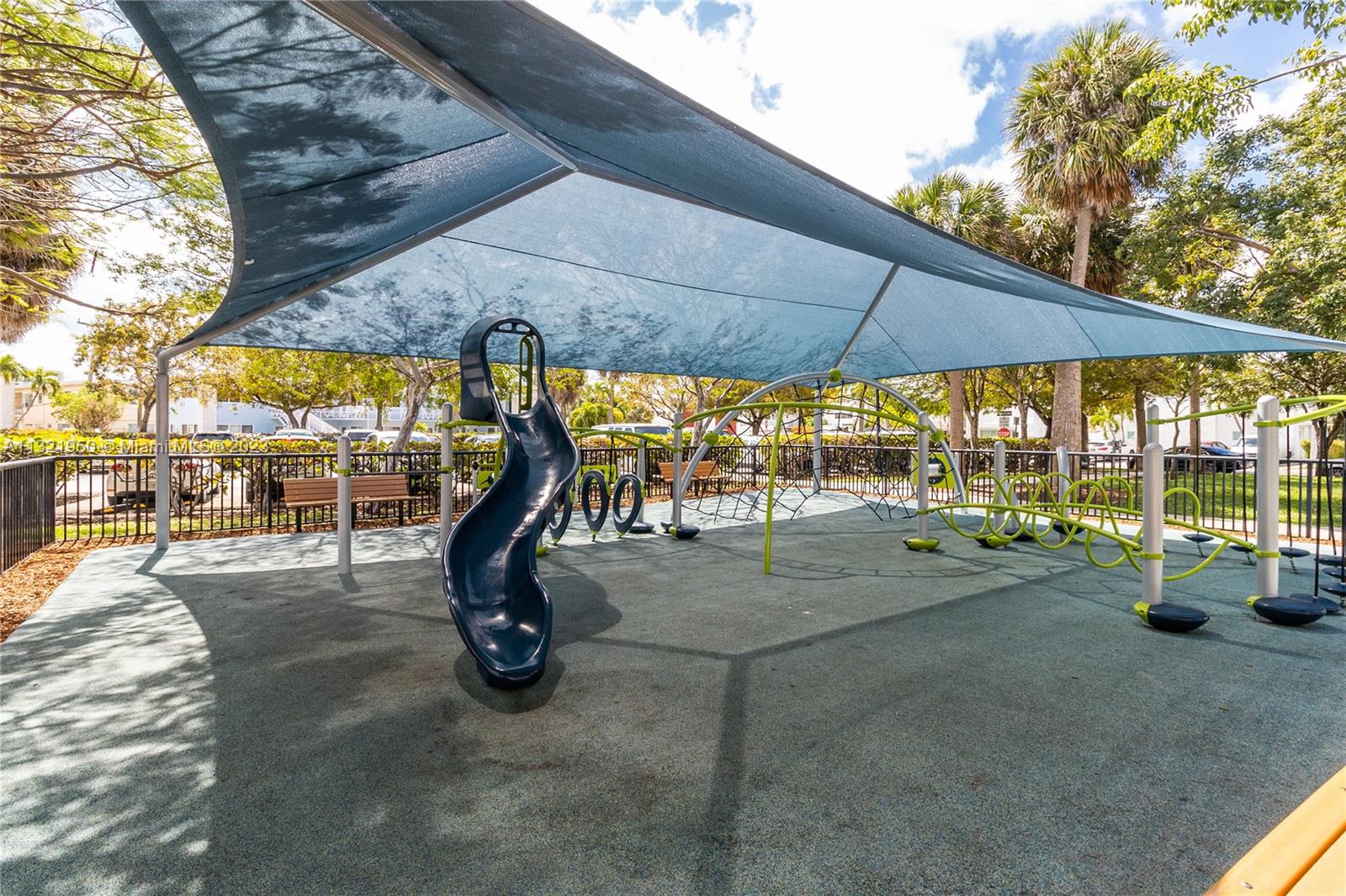 7441 Wayne Ave Unit: 7D