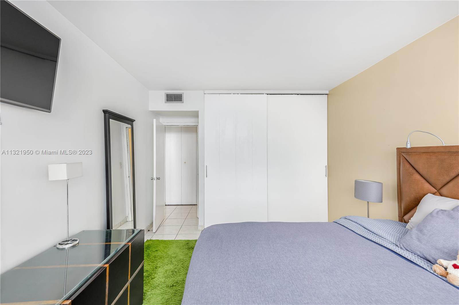 7441 Wayne Ave Unit: 7D
