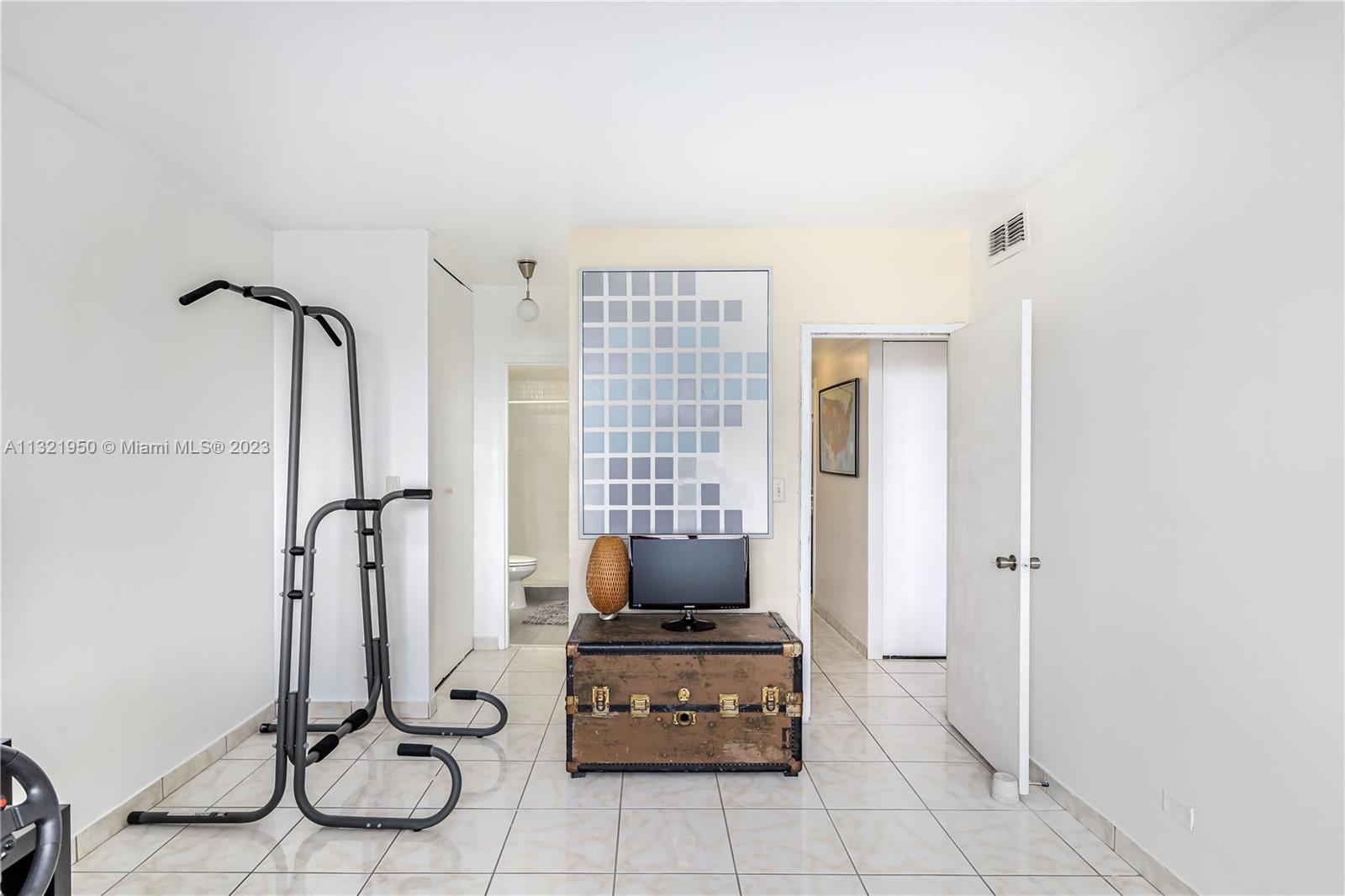 7441 Wayne Ave Unit: 7D