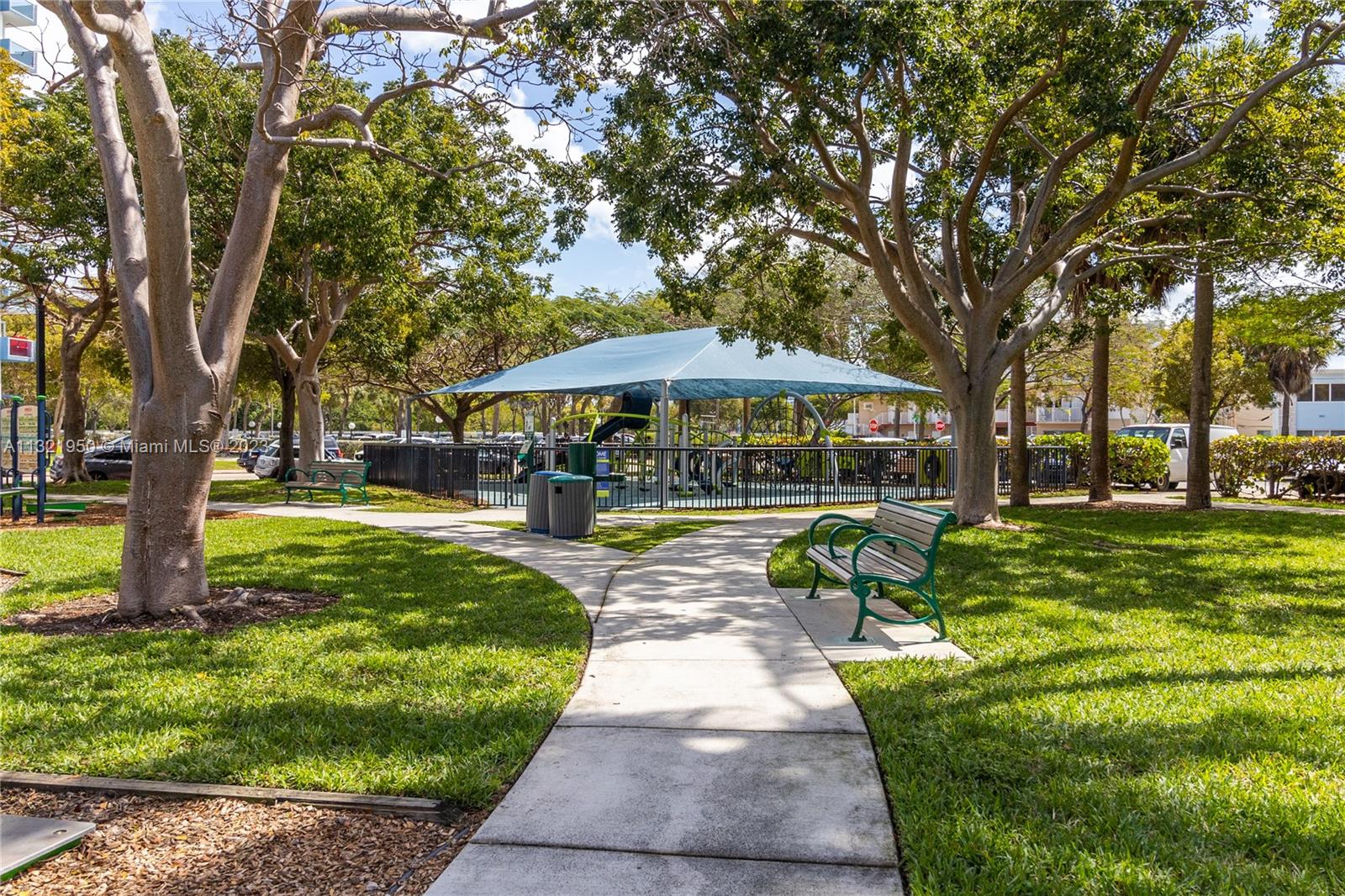 7441 Wayne Ave Unit: 7D