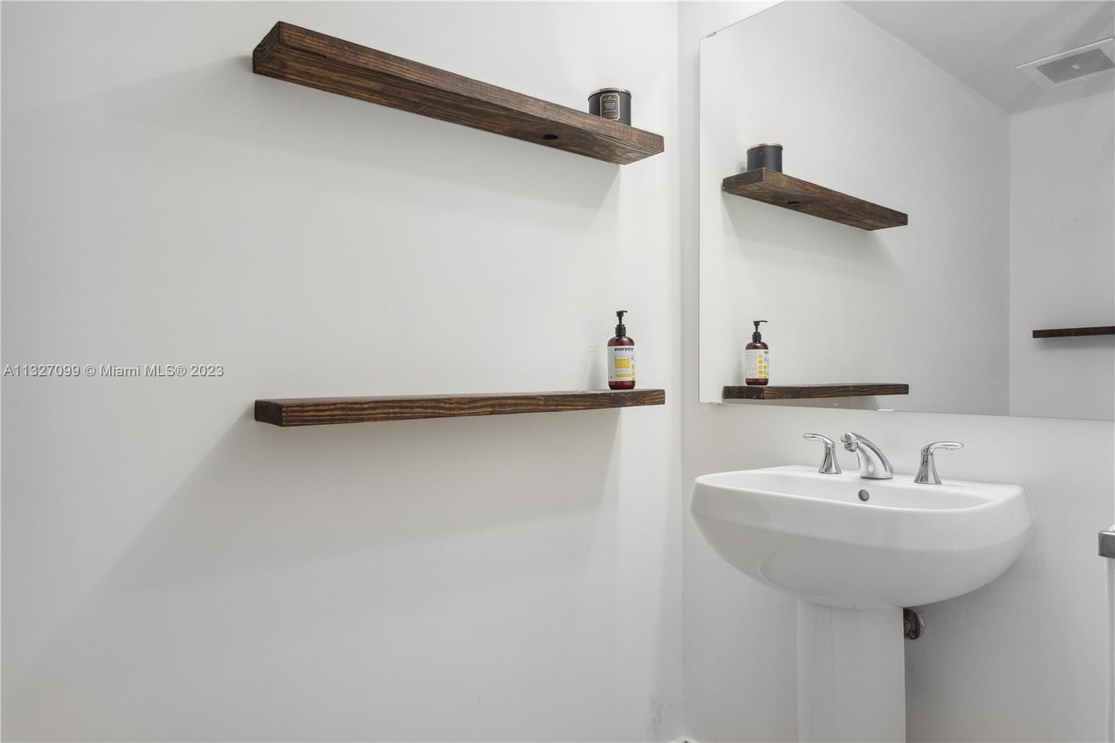 1060 Brickell Ave Unit: 2903