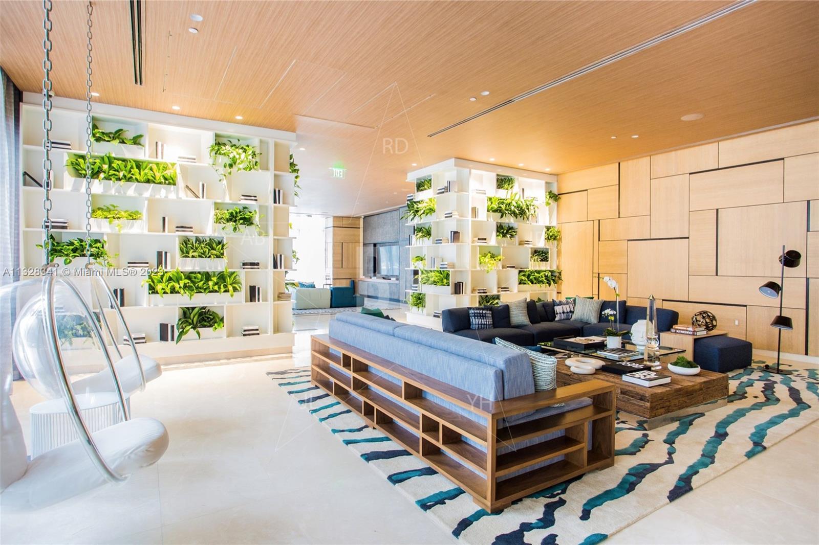 55 SW 9th Street Unit: 3504