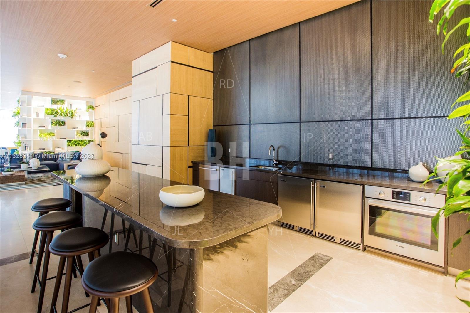55 SW 9th Street Unit: 3504