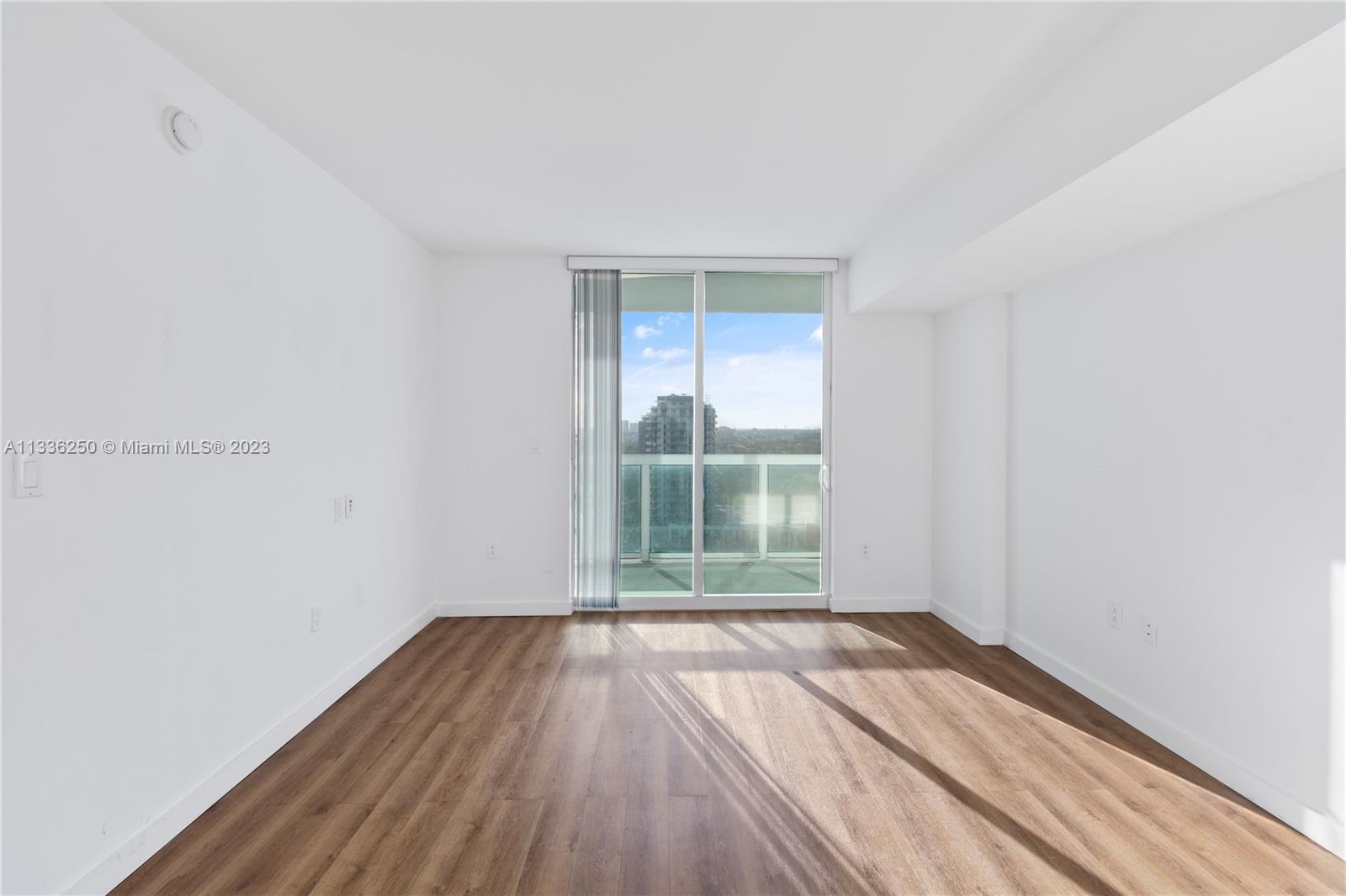 1800 N Bayshore Dr Unit: 2006