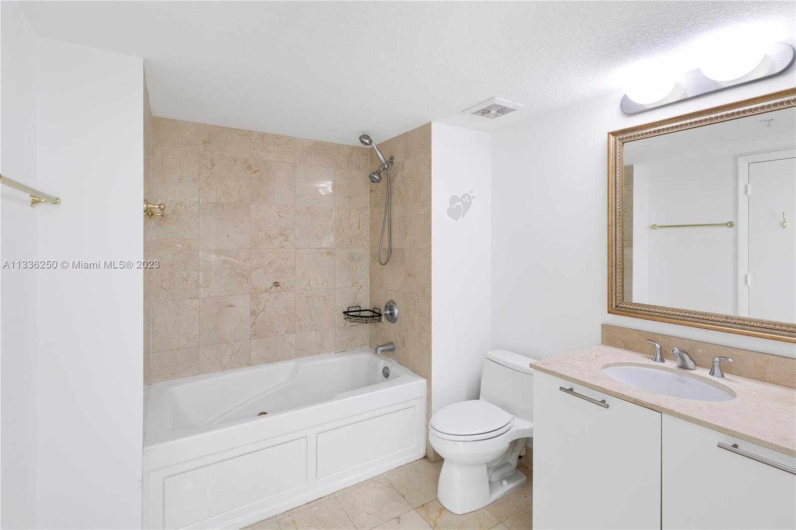 1800 N Bayshore Dr Unit: 2006