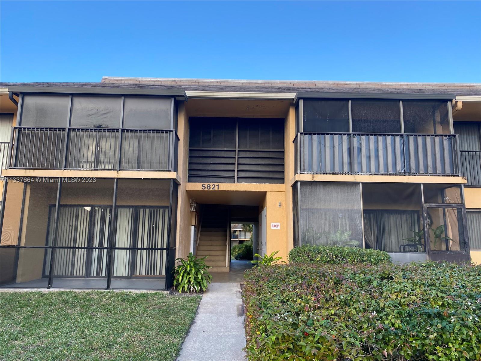 5821 Washington St Unit: 25