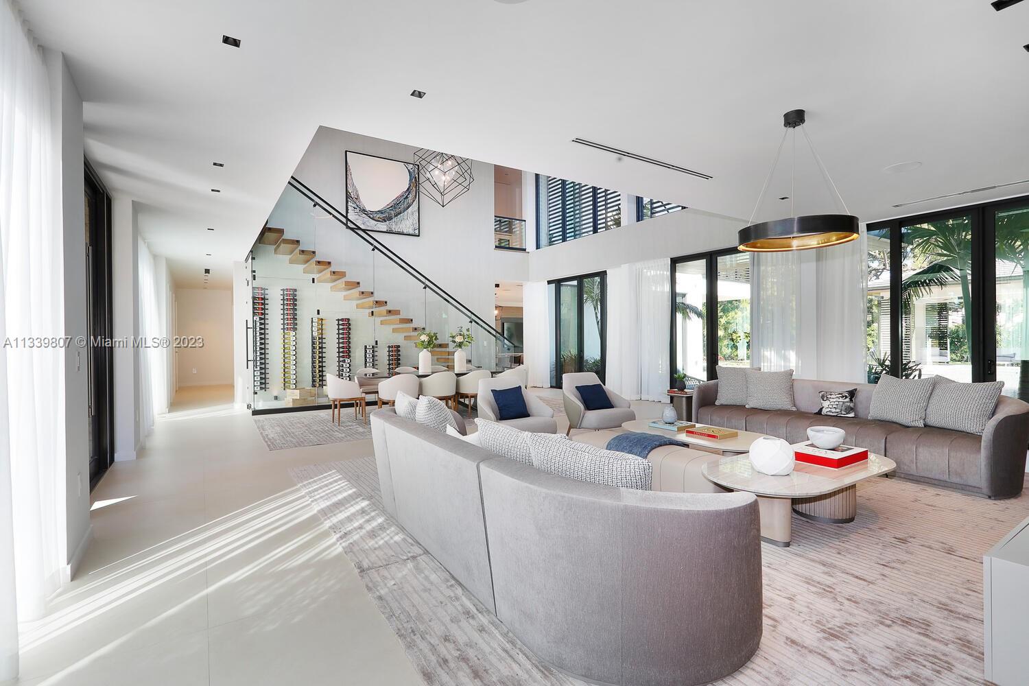 8825 SW 64 Ct