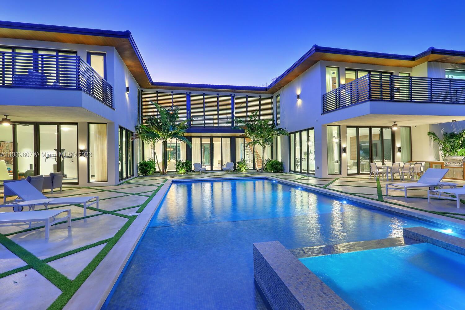 8825 SW 64 Ct