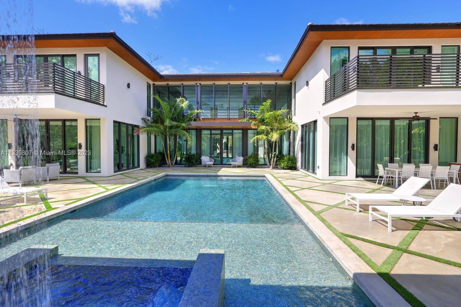 8825 SW 64 Ct