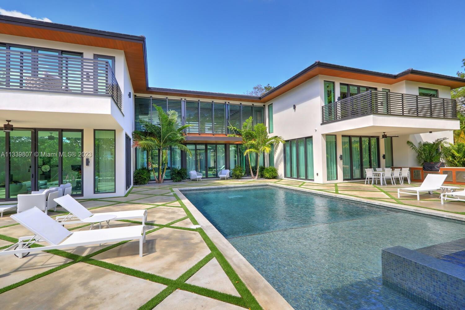8825 SW 64 Ct