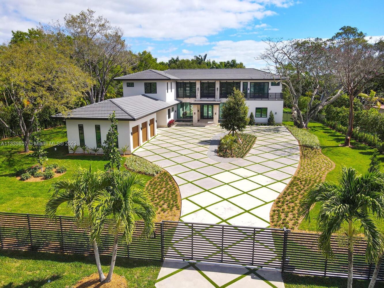 8825 SW 64 Ct