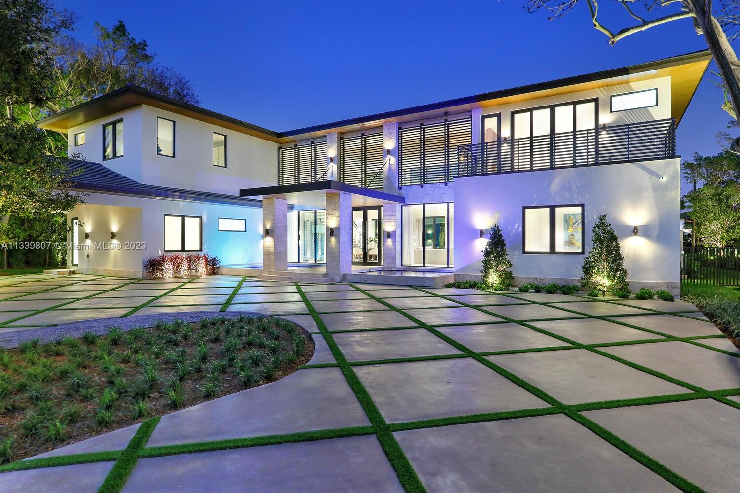 8825 SW 64 Ct