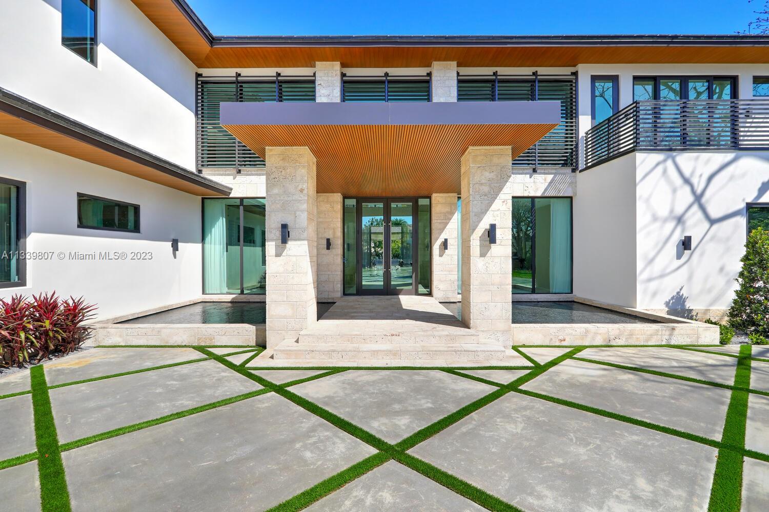 8825 SW 64 Ct