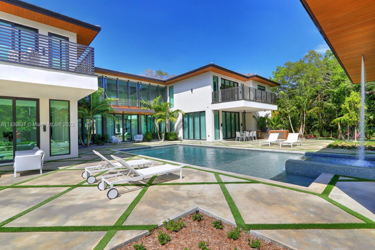 8825 SW 64 Ct