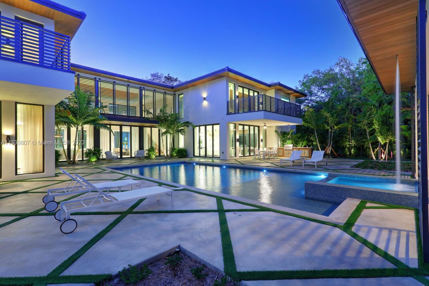 8825 SW 64 Ct