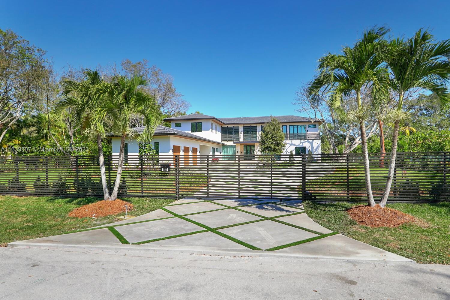 8825 SW 64 Ct
