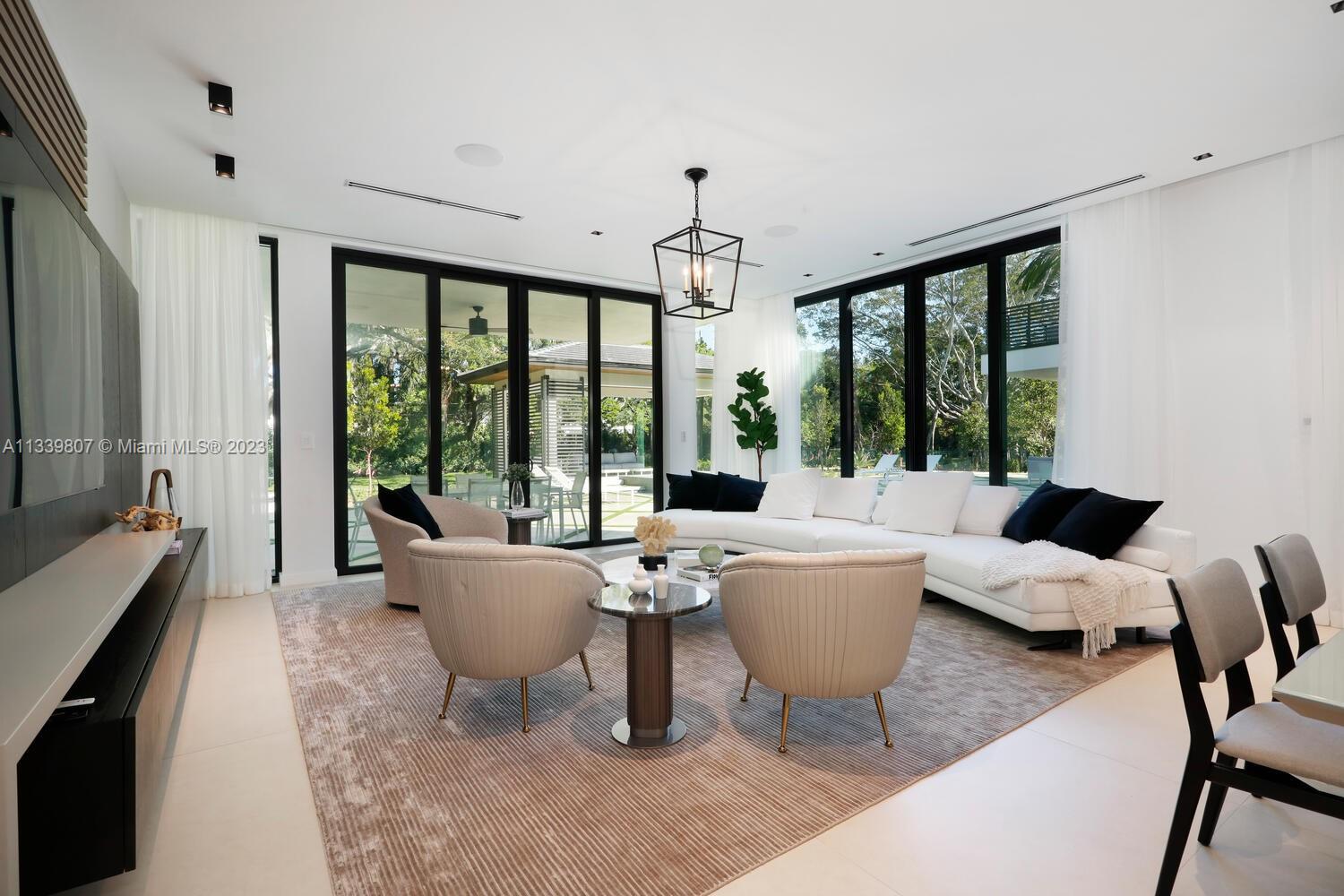 8825 SW 64 Ct