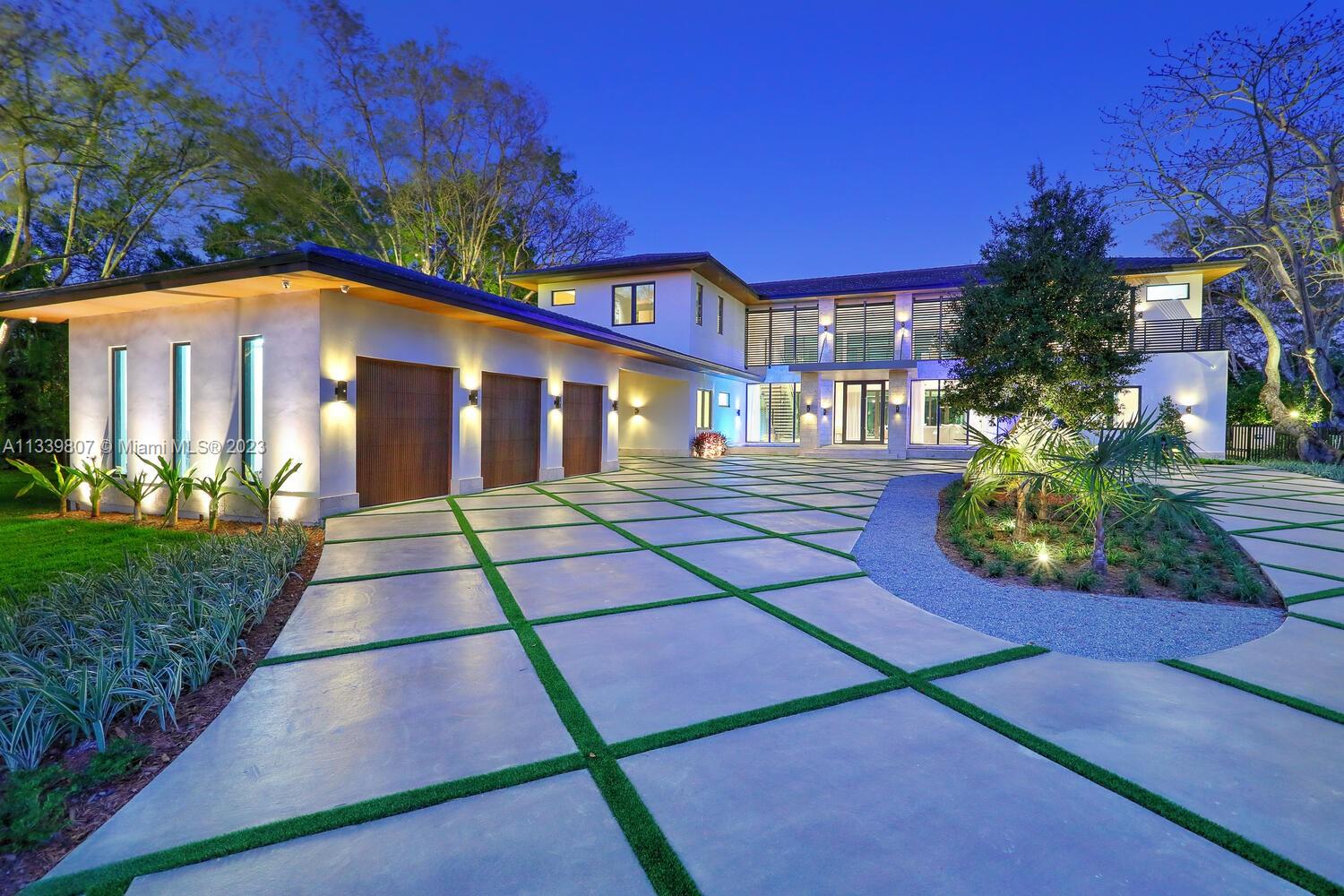 8825 SW 64 Ct