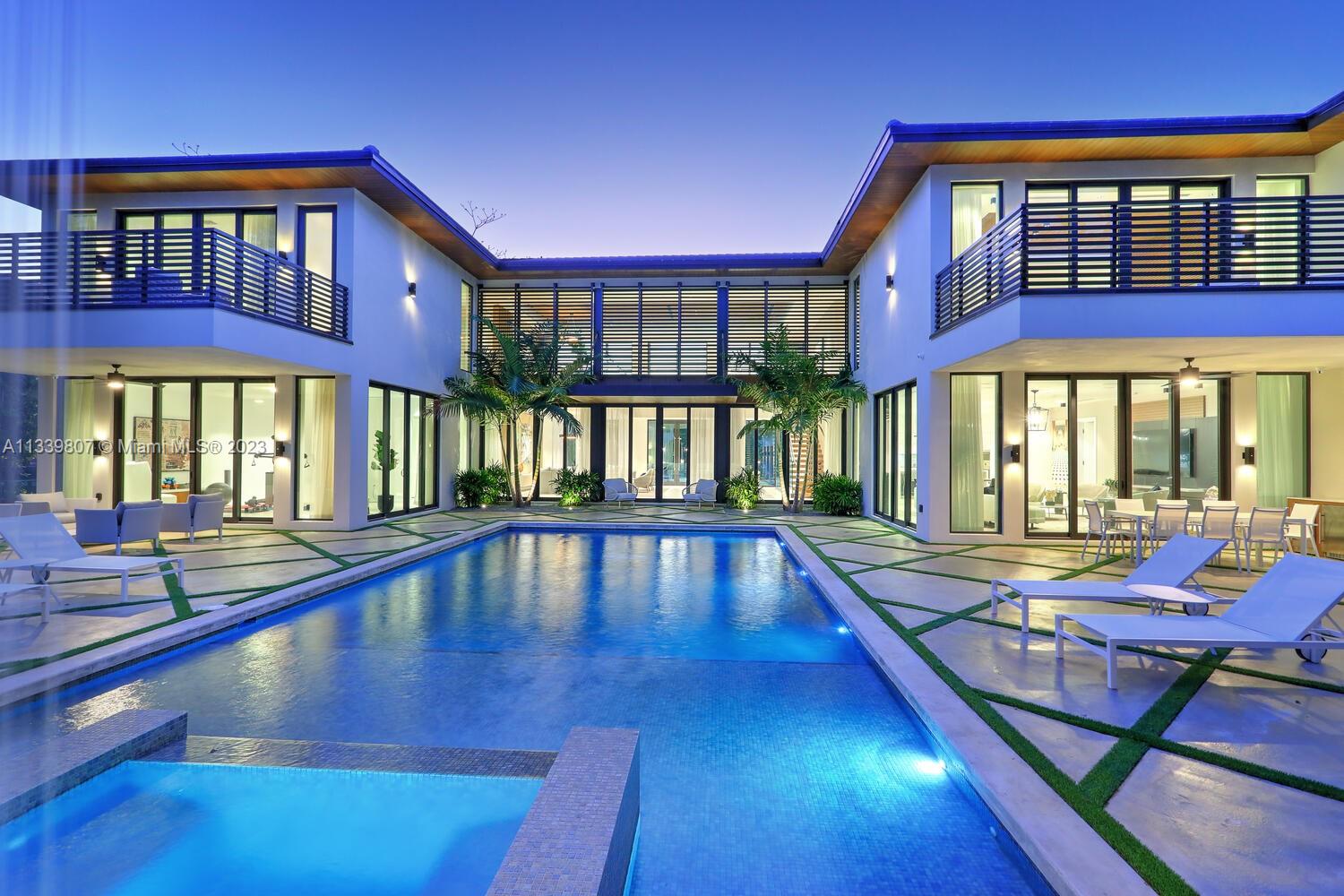 8825 SW 64 Ct
