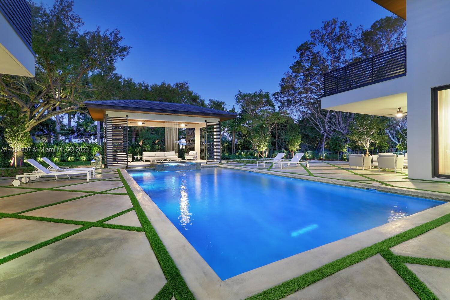 8825 SW 64 Ct
