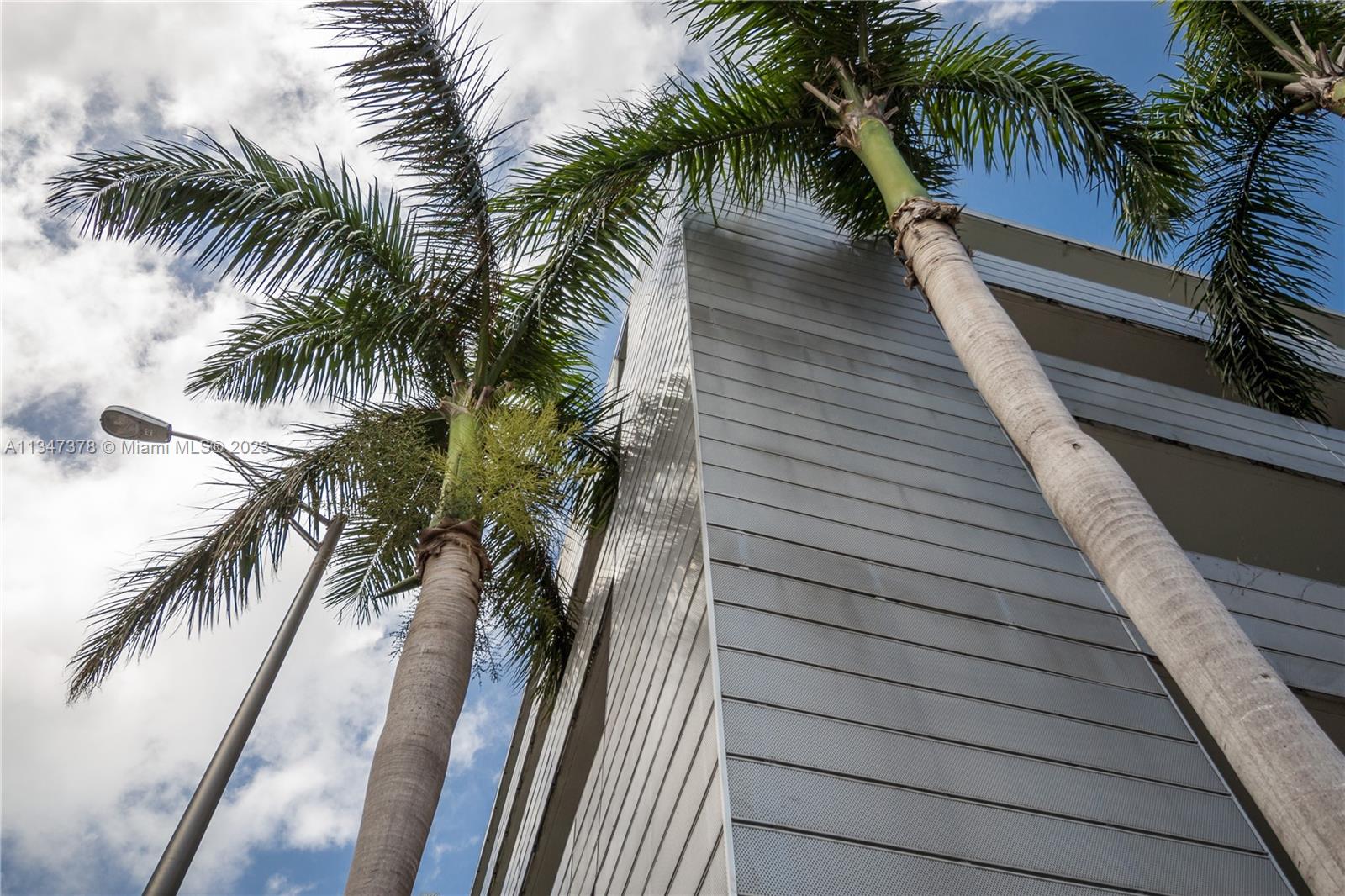 1700 Meridian Ave Unit: 406