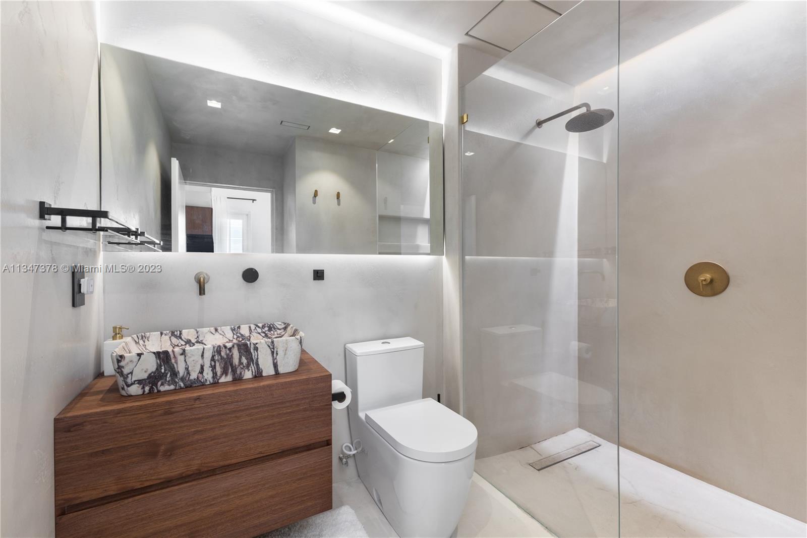 1700 Meridian Ave Unit: 406