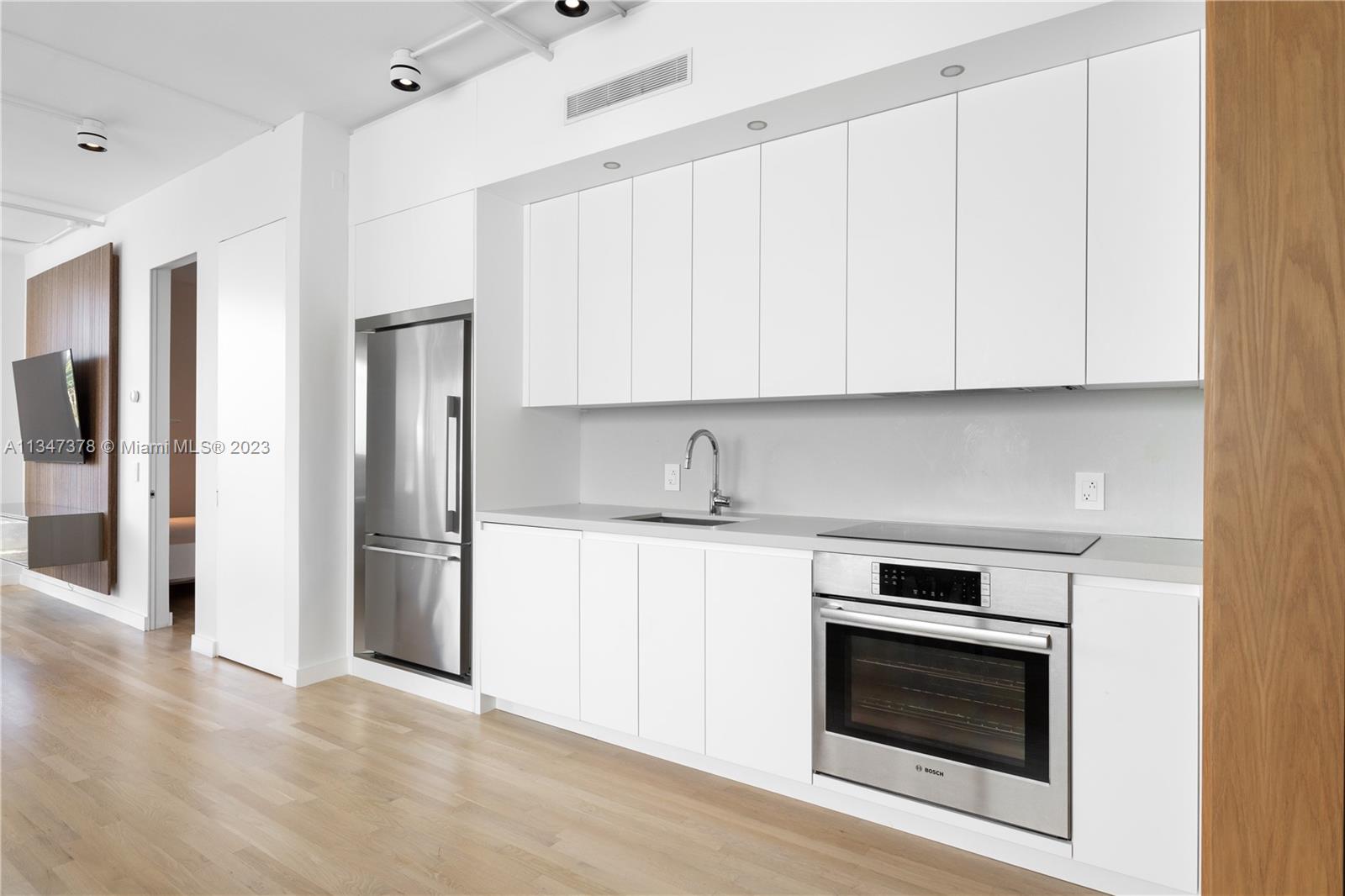 1700 Meridian Ave Unit: 406