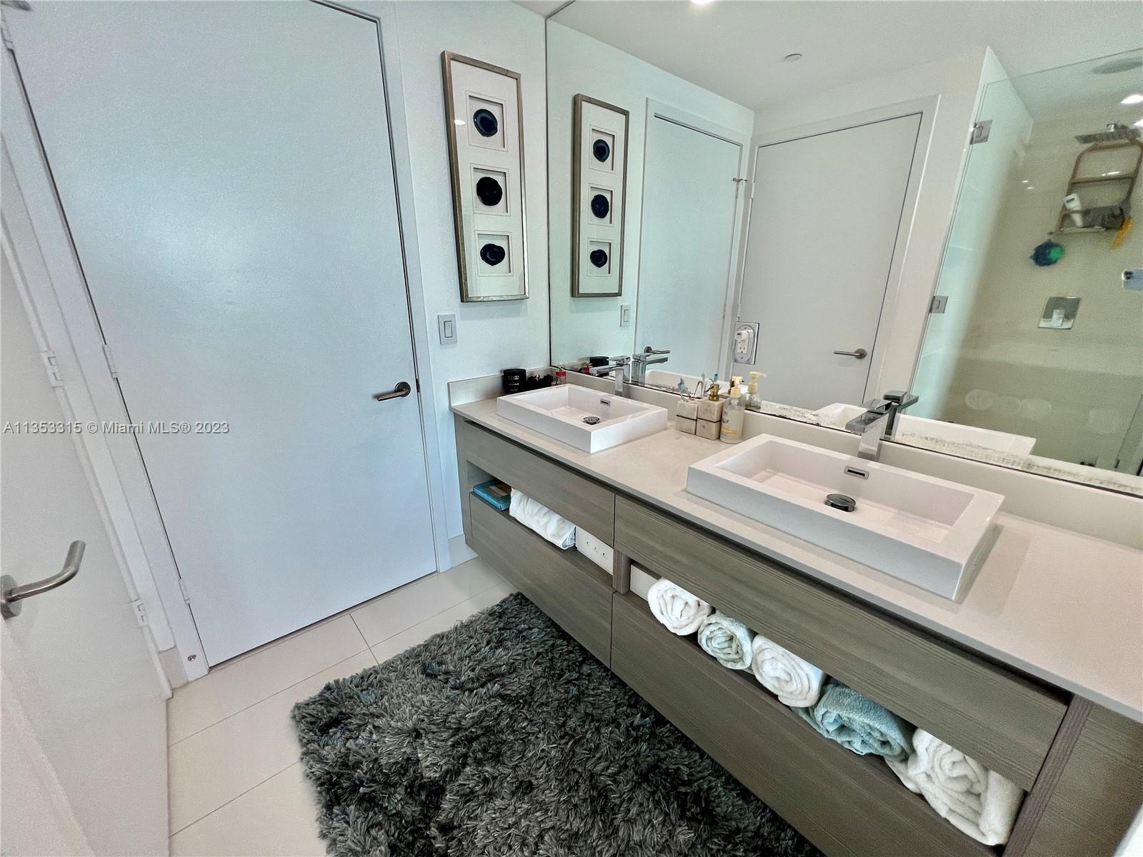 460 NE 28th St Unit: 3405