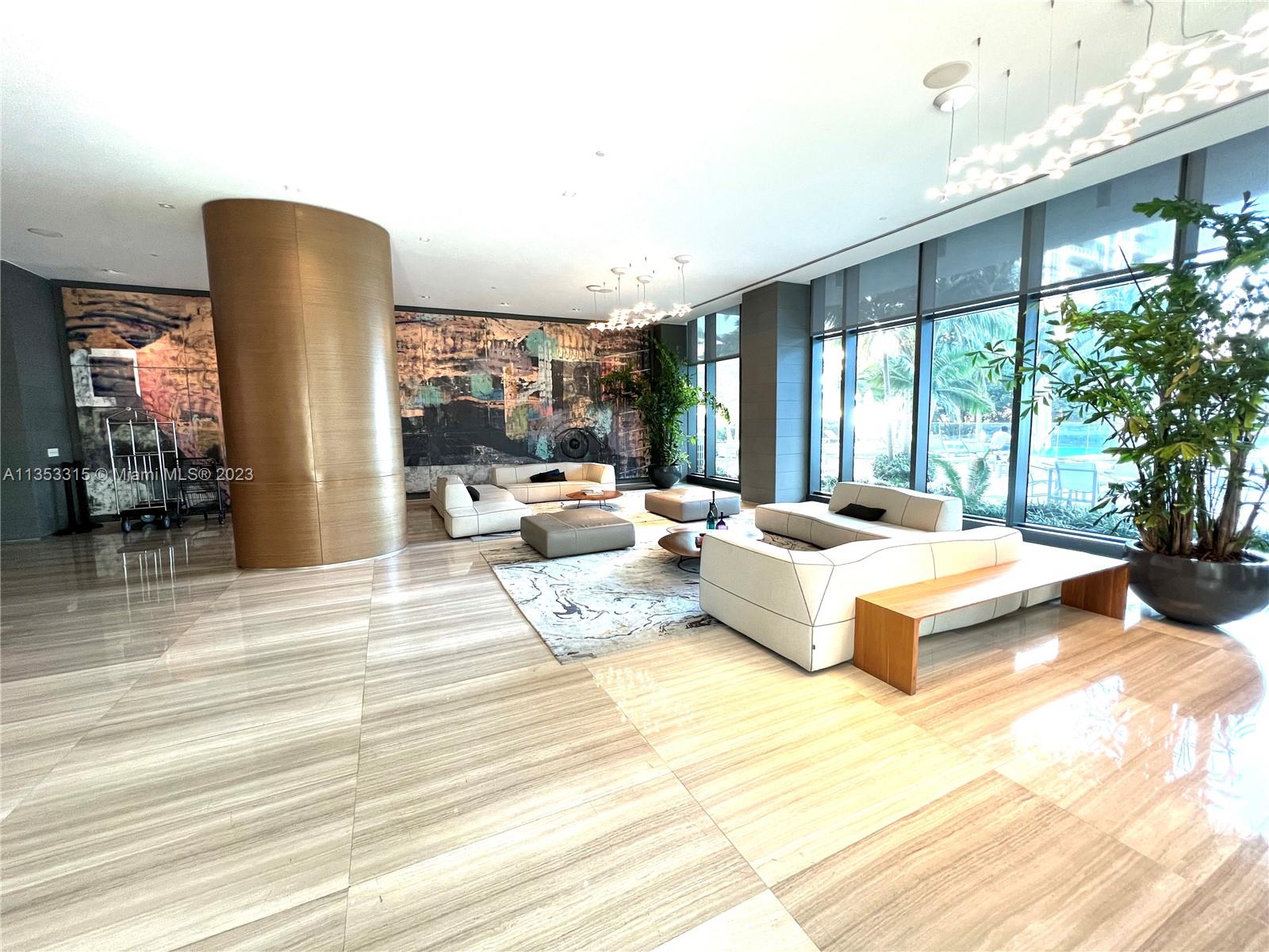 460 NE 28th St Unit: 3405