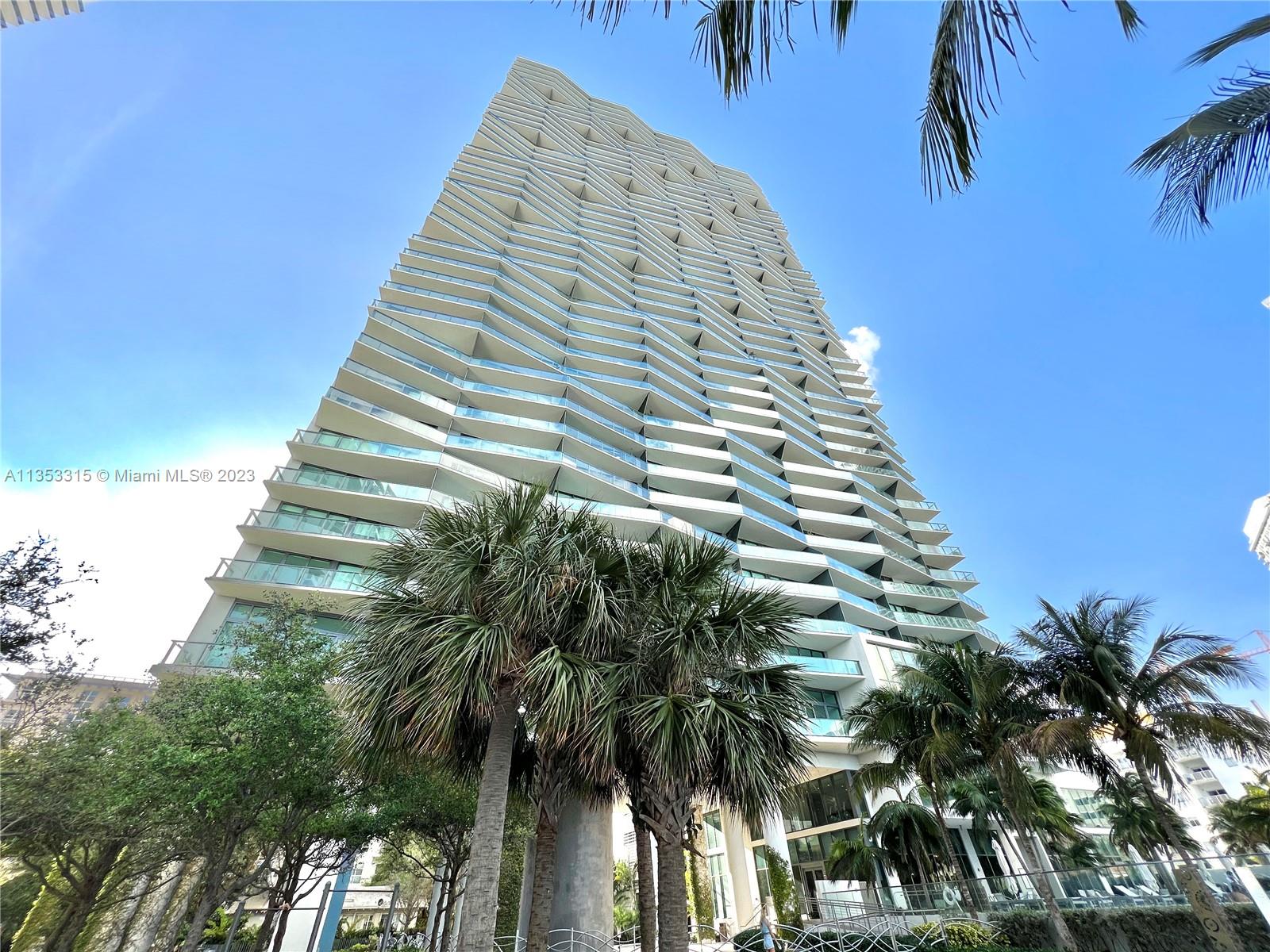 460 NE 28th St Unit: 3405