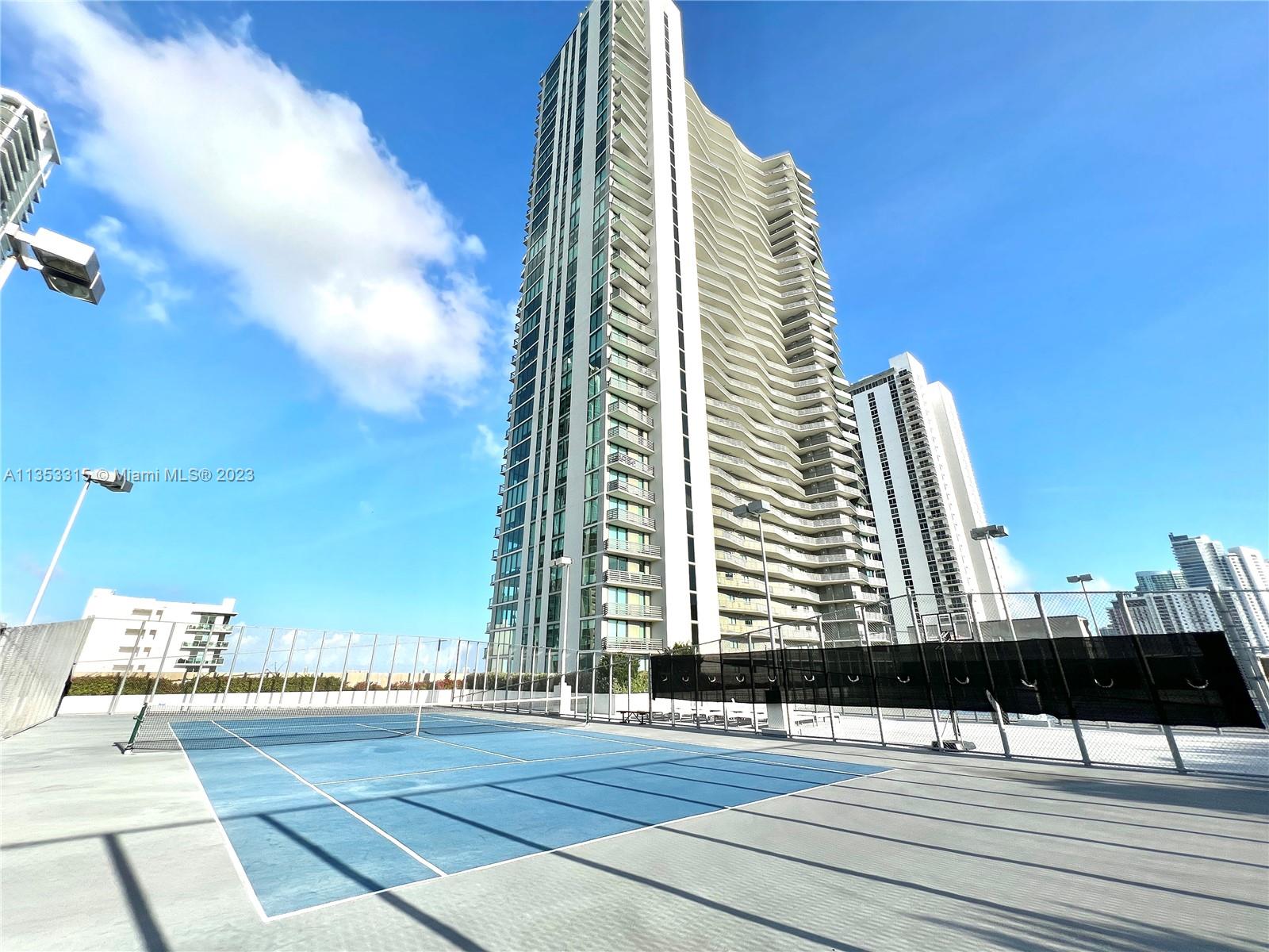 460 NE 28th St Unit: 3405