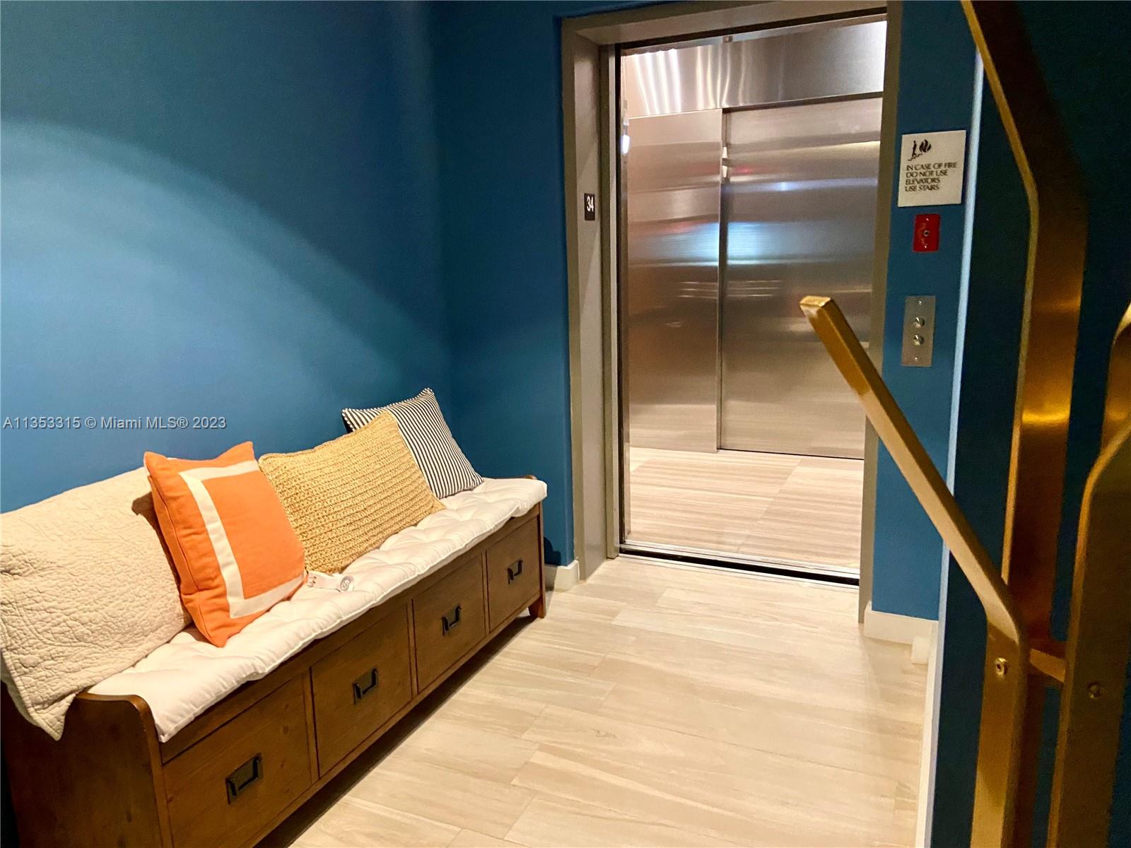 460 NE 28th St Unit: 3405