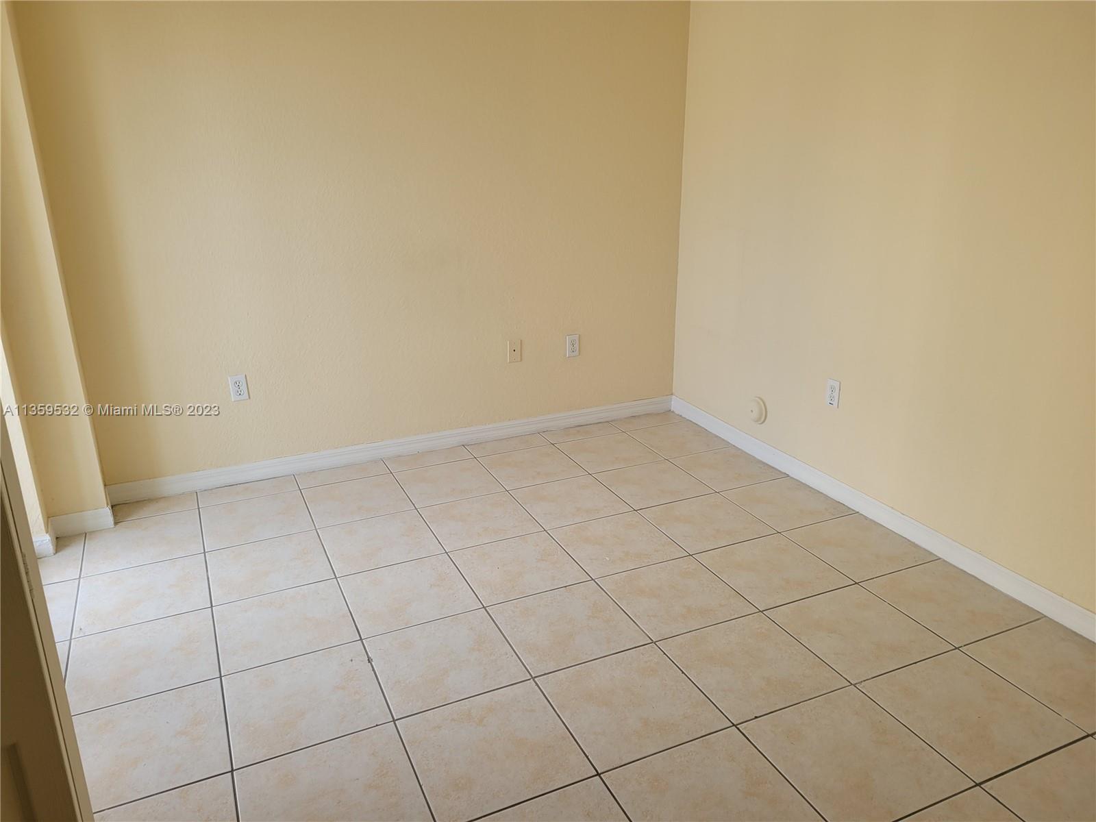520 SW 5th St Unit: 303