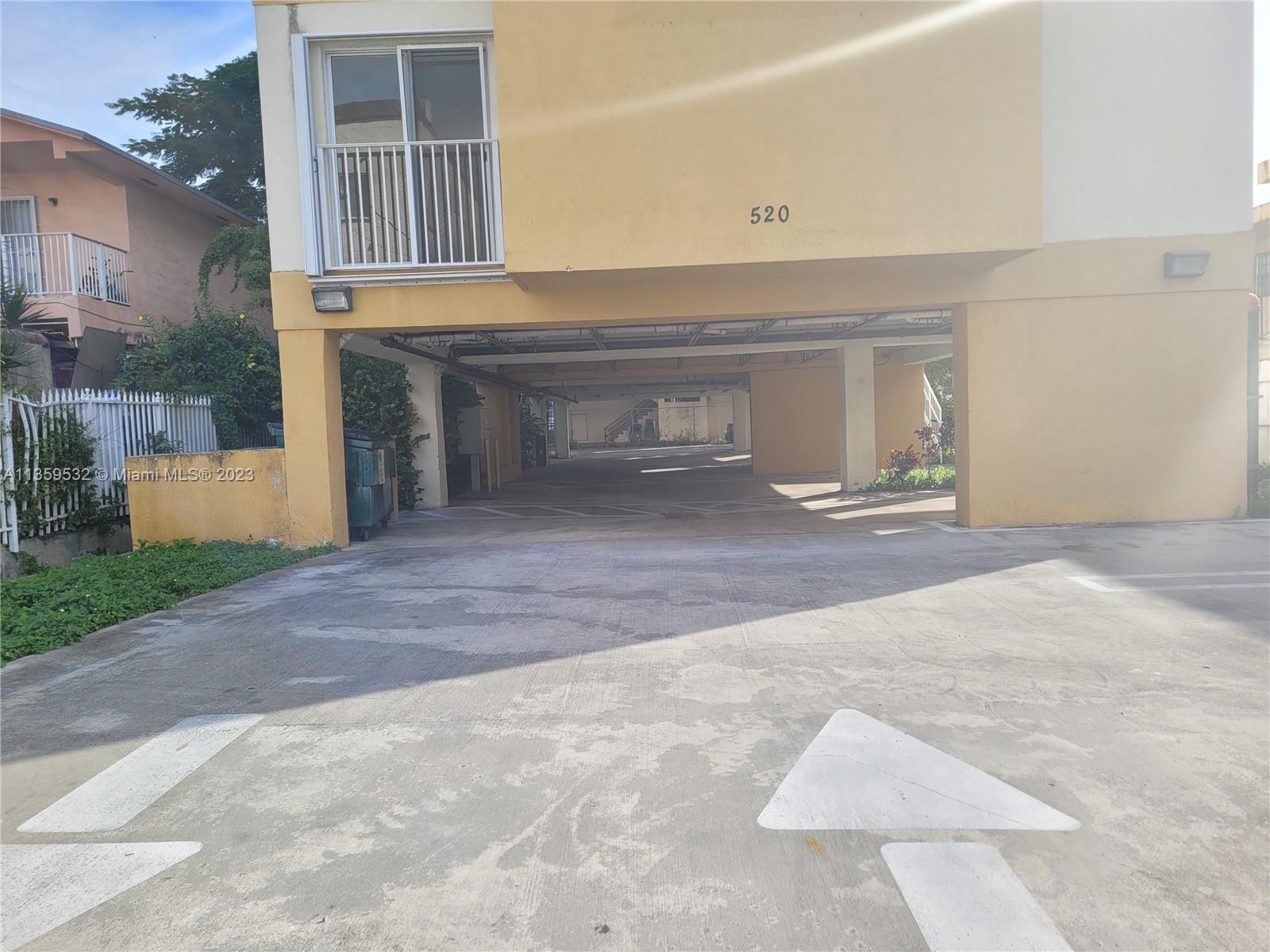 520 SW 5th St Unit: 303