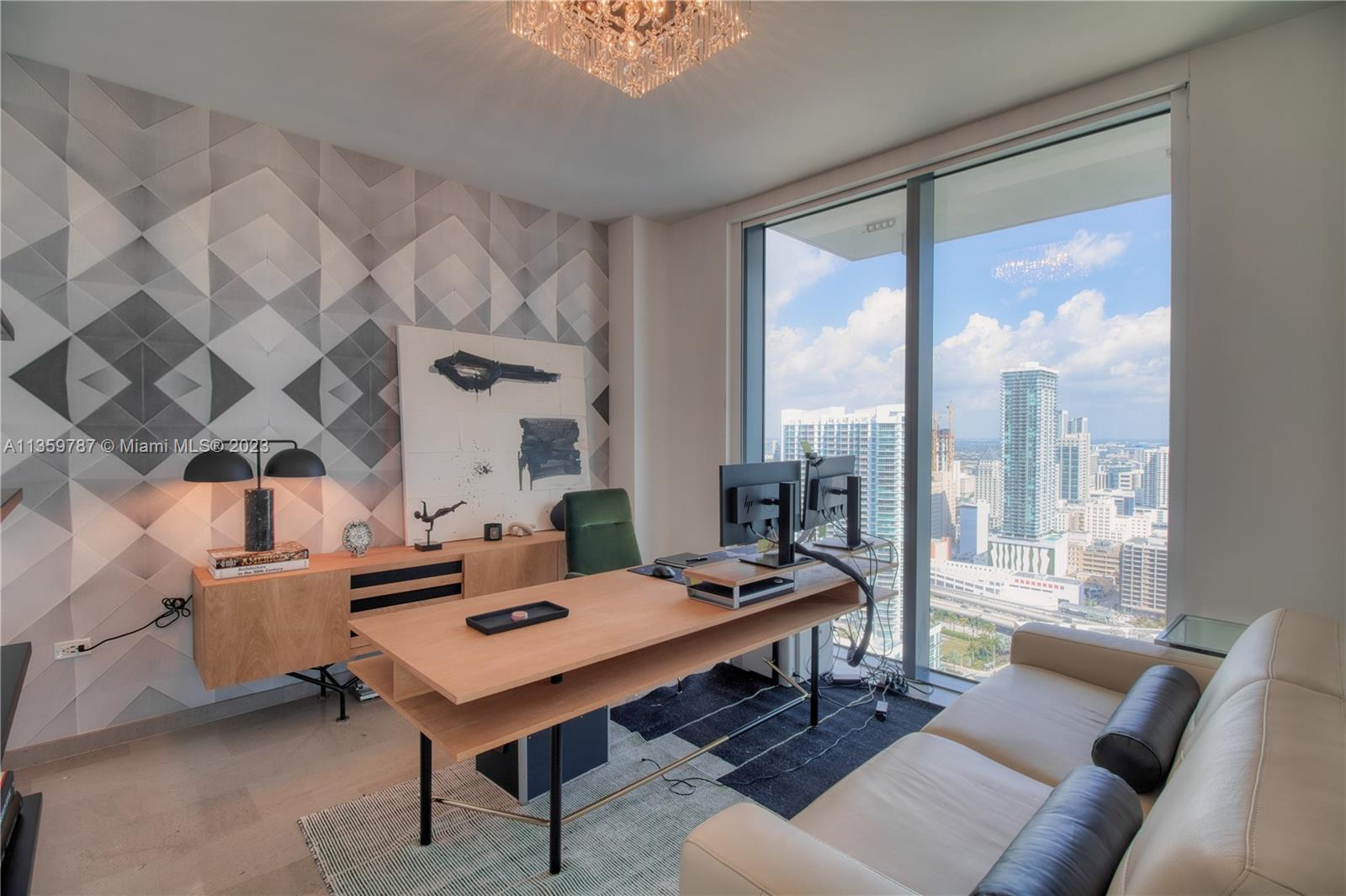 68 SE 6th St Unit: 3311