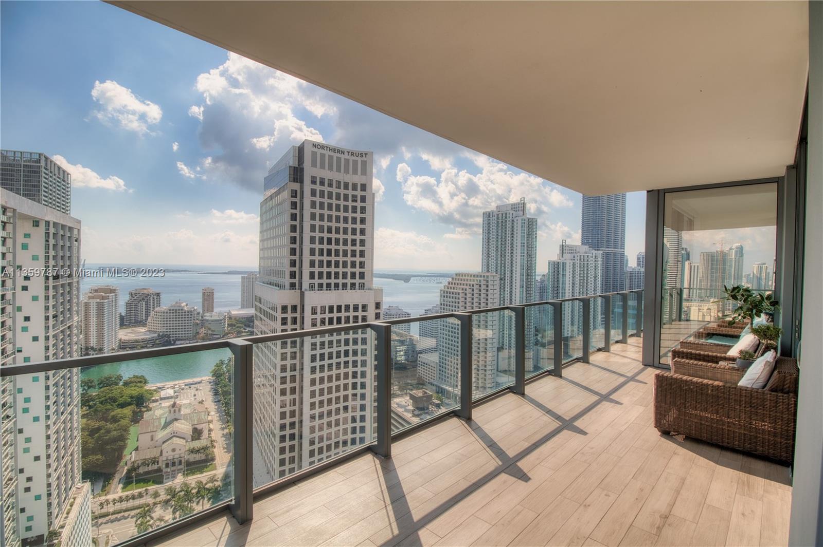 68 SE 6th St Unit: 3311